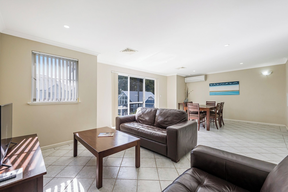 MANDURAH QUAY RESORT 55/72