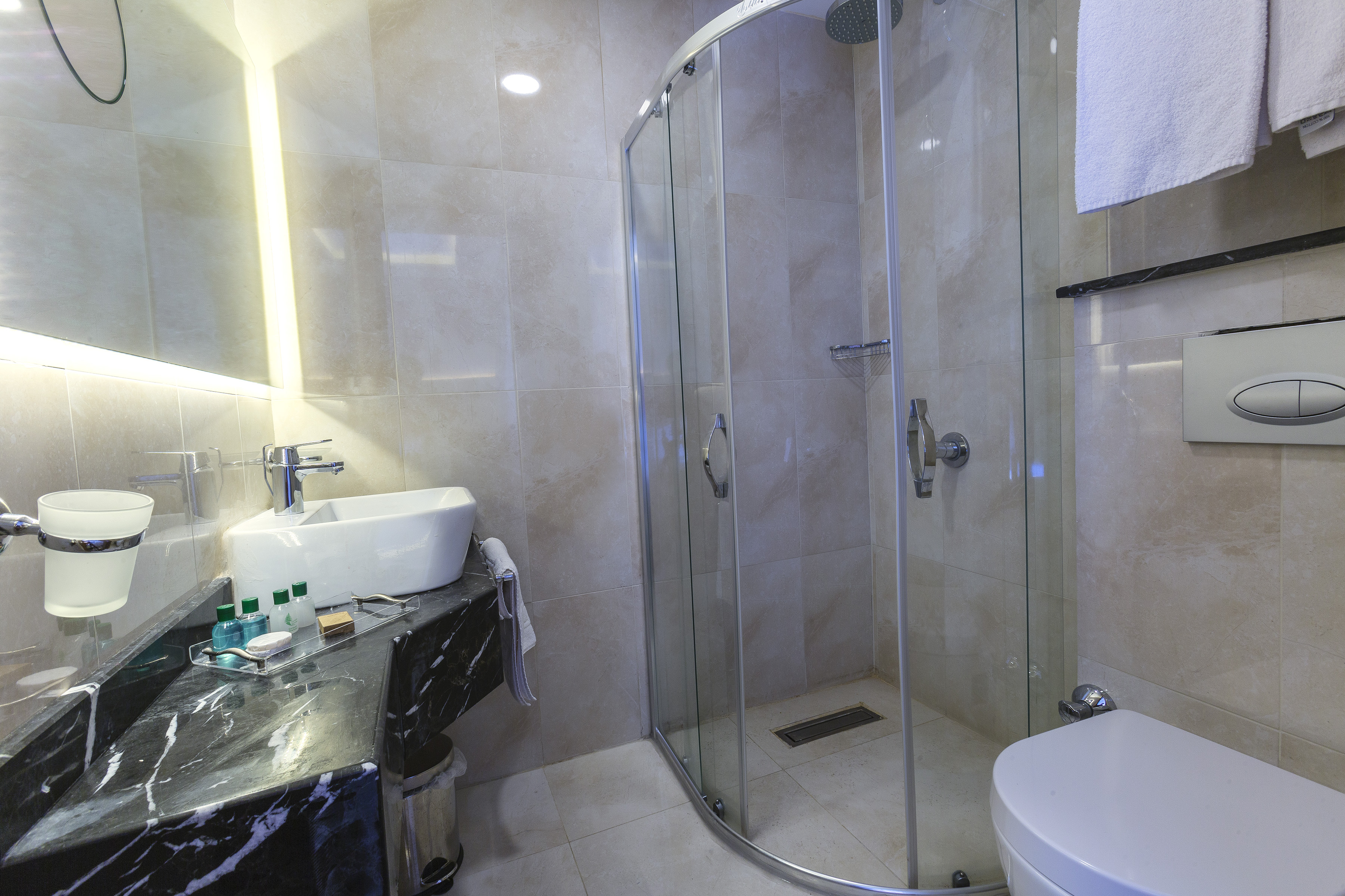 Deluxe, Family, Atro Hotel 2/3