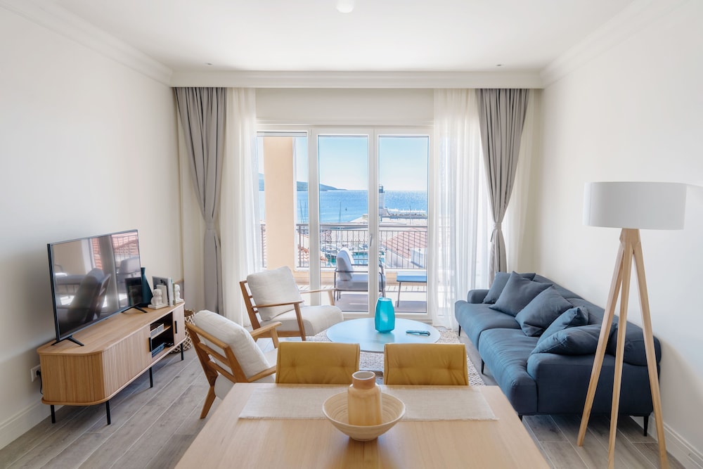 Lustica Bay Vacation Homes 24/50