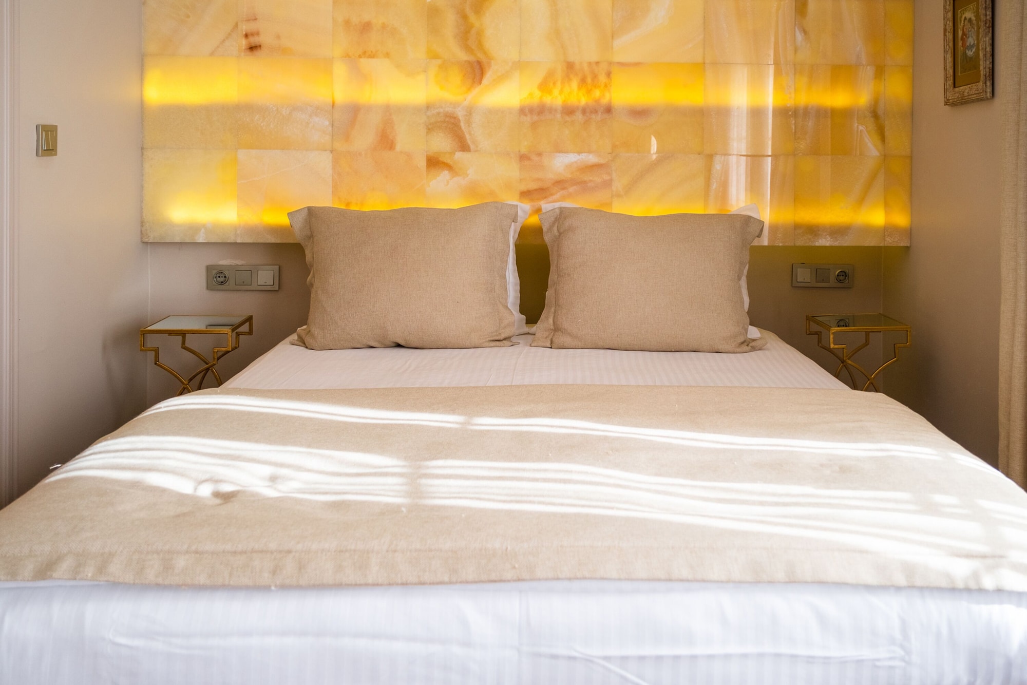 DELUXE, DOUBLE BED, BALCONY