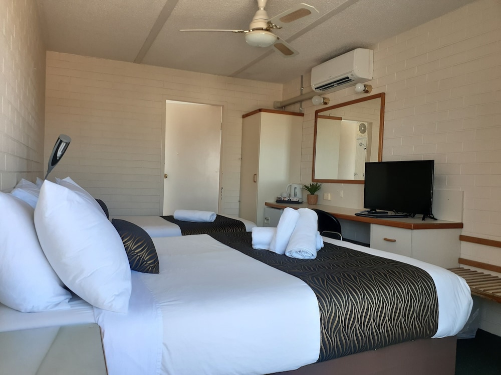 Crest Motor Inn 19/39