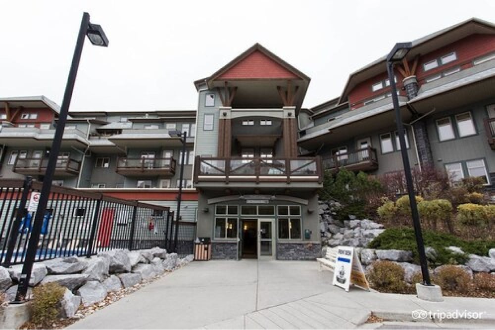 Lodges at Canmore 3/52