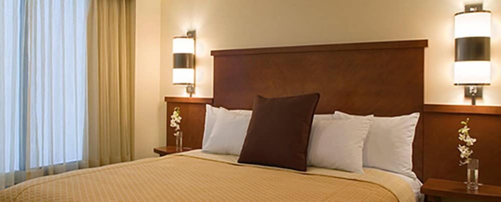 Hyatt Place Coconut Point 19/64