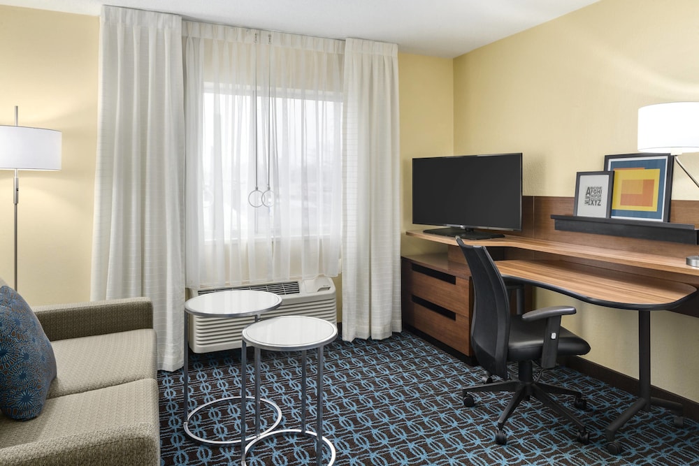 Comfort Inn & Suites Lima Northwest 26/30
