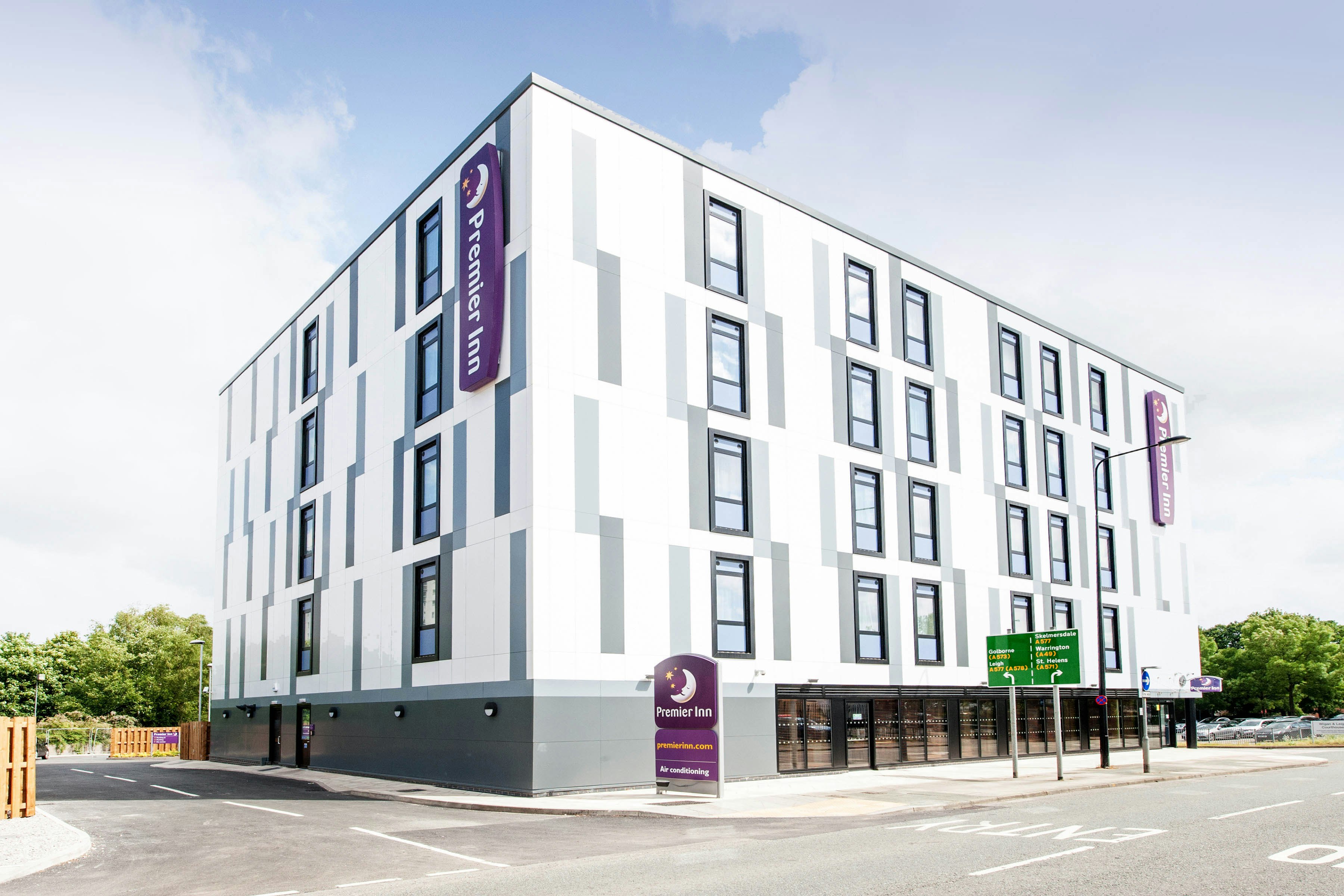 Premier Inn Wigan Town Centre 14/18