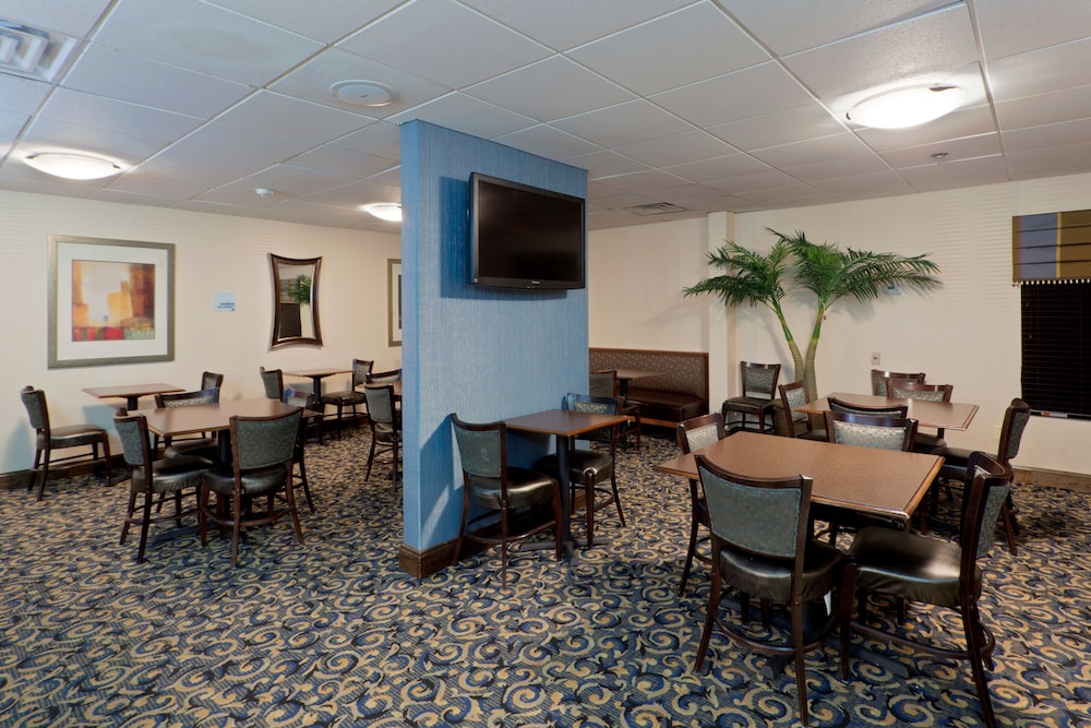 Holiday Inn Express Washington DC-BW Parkway 54/73