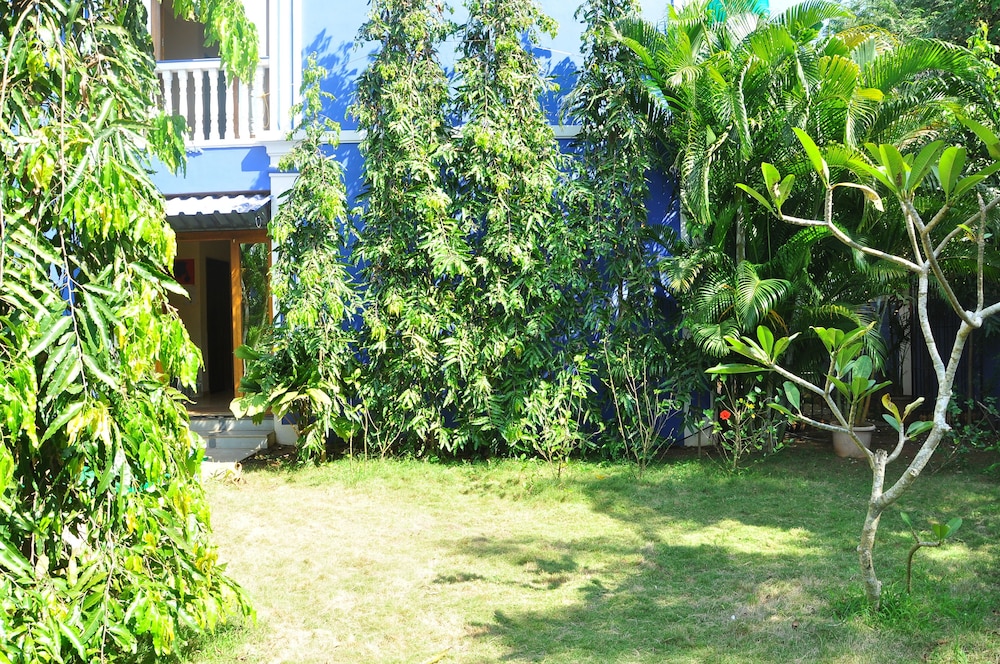 MAYFLOWER BEACH RESORT 33/50