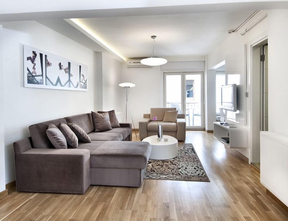 NURU ZIYA SUITES 46/82