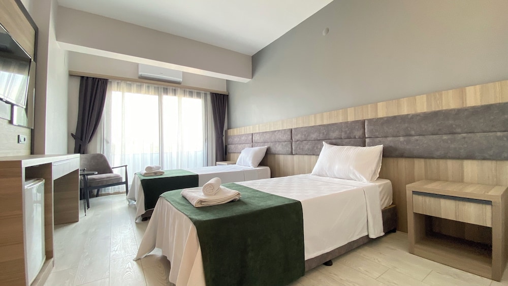 Medos hotel 17/56