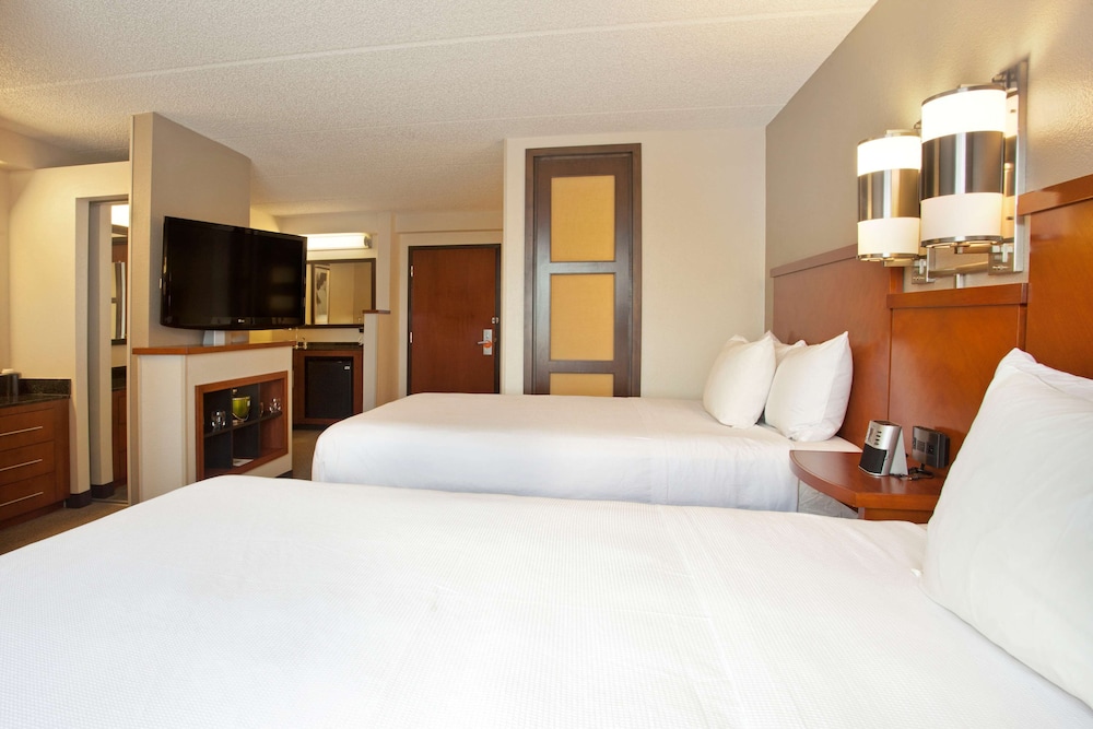 Hyatt Place Across from Universal Orlando Resort 10/60