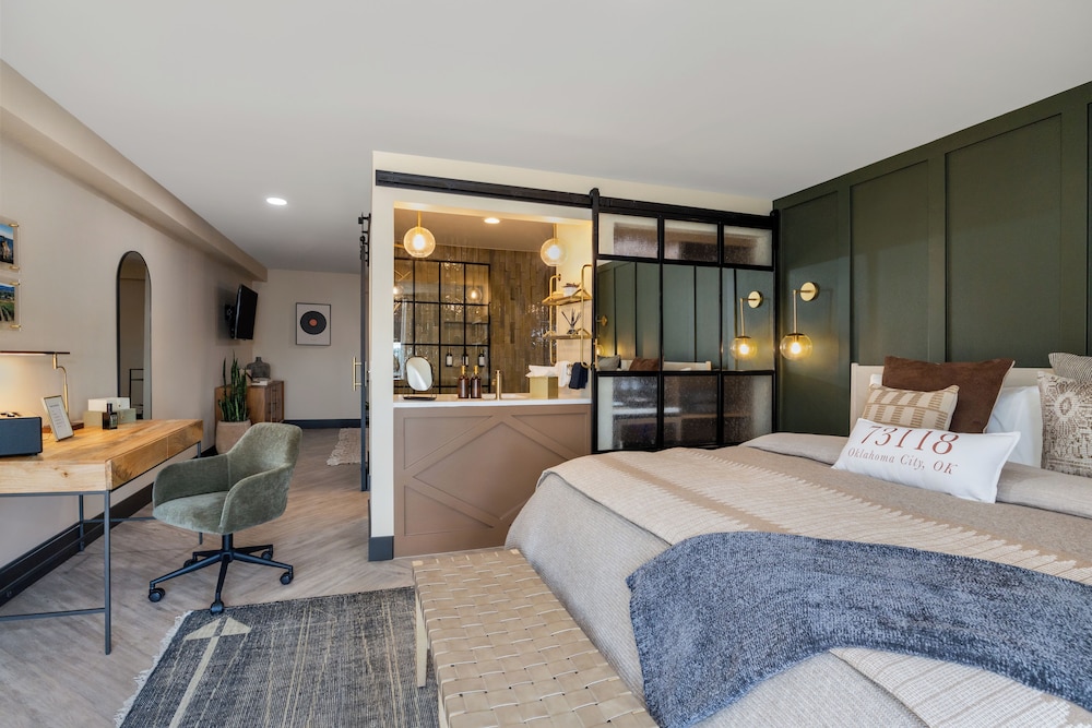 OWNERS, PREMIUM, SUITE, KING BED