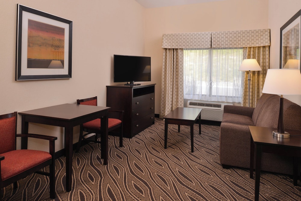 Holiday Inn Express Suites Washington Meadow Lands 52/70