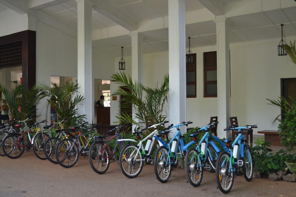 The Lakeside Hotel At Nuwarawewa 32/50