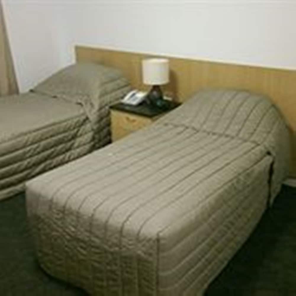 Baileys Parkside Motel by VetroBlu 33/55