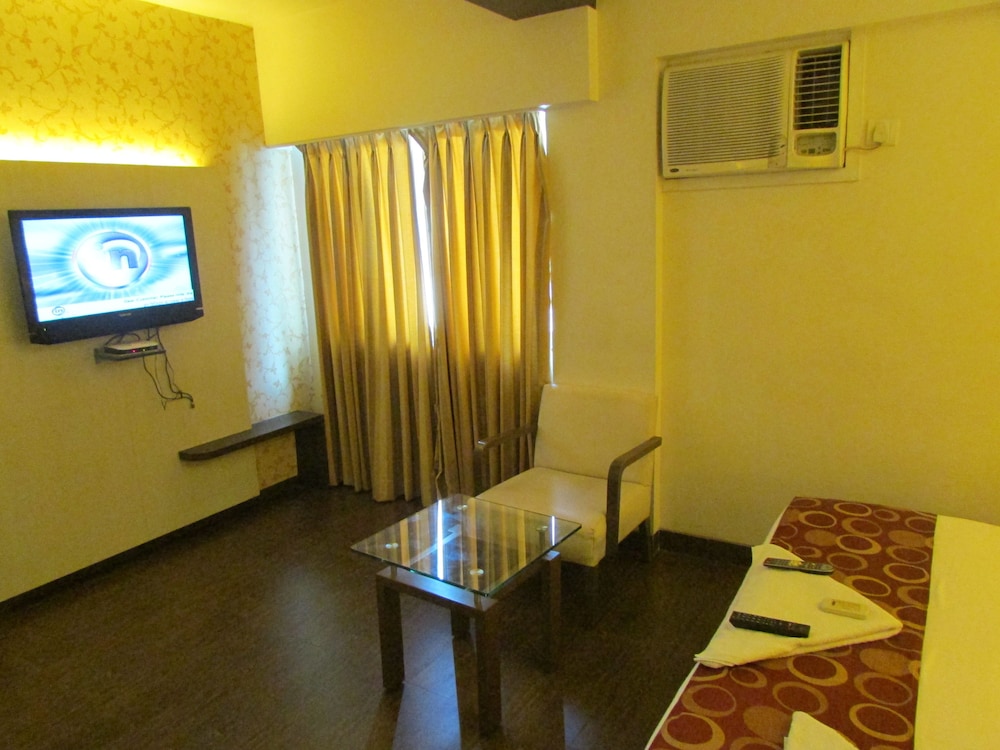 Hotel Mourya Residency 11/17