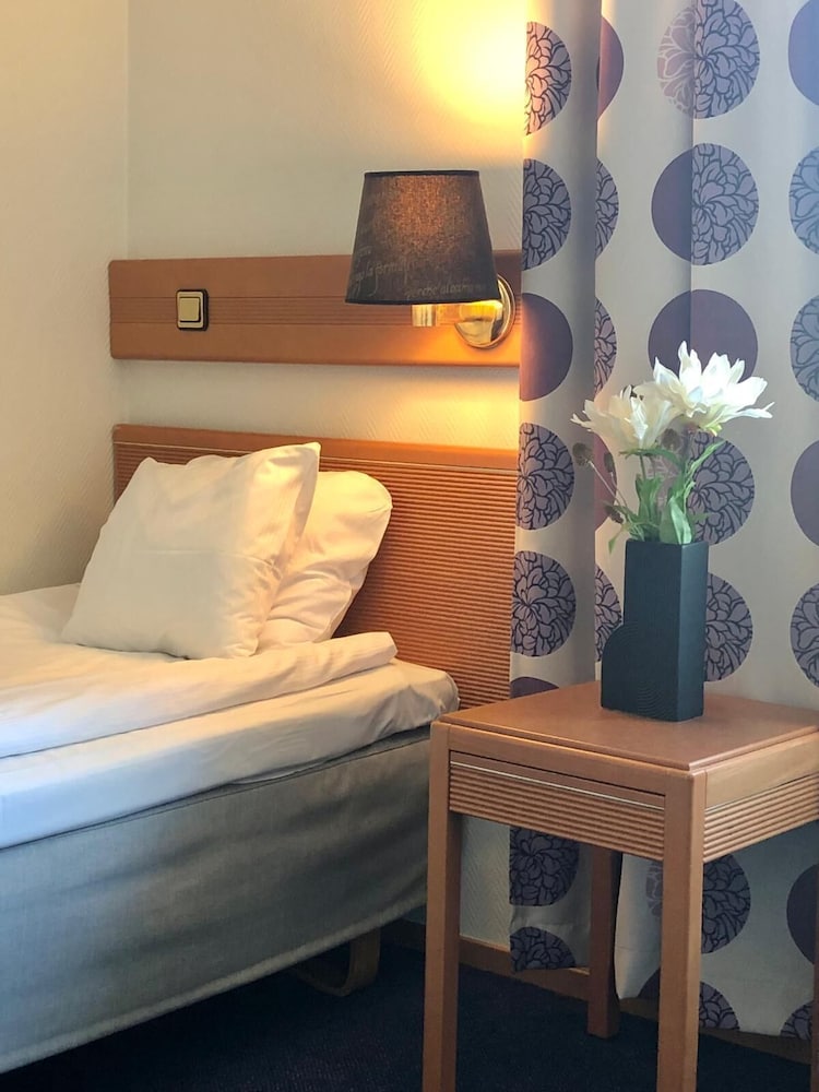 Arena Hotell 8/53