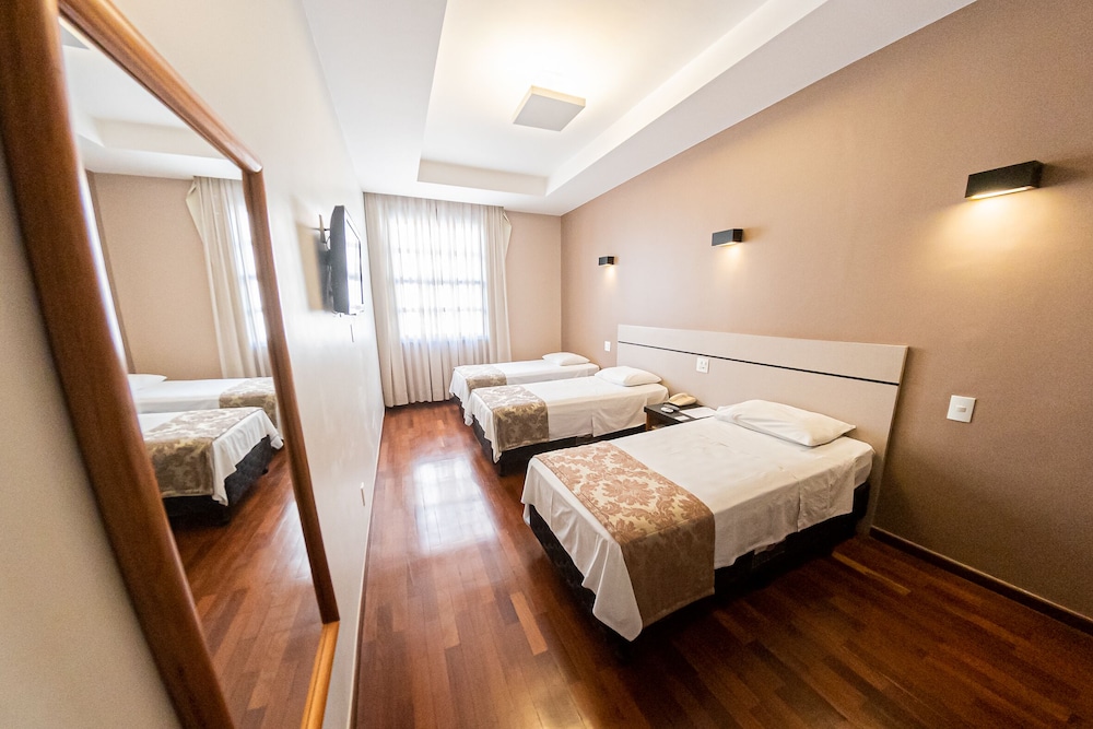 SERRANO RESIDENCIAL HOTEL 40/54