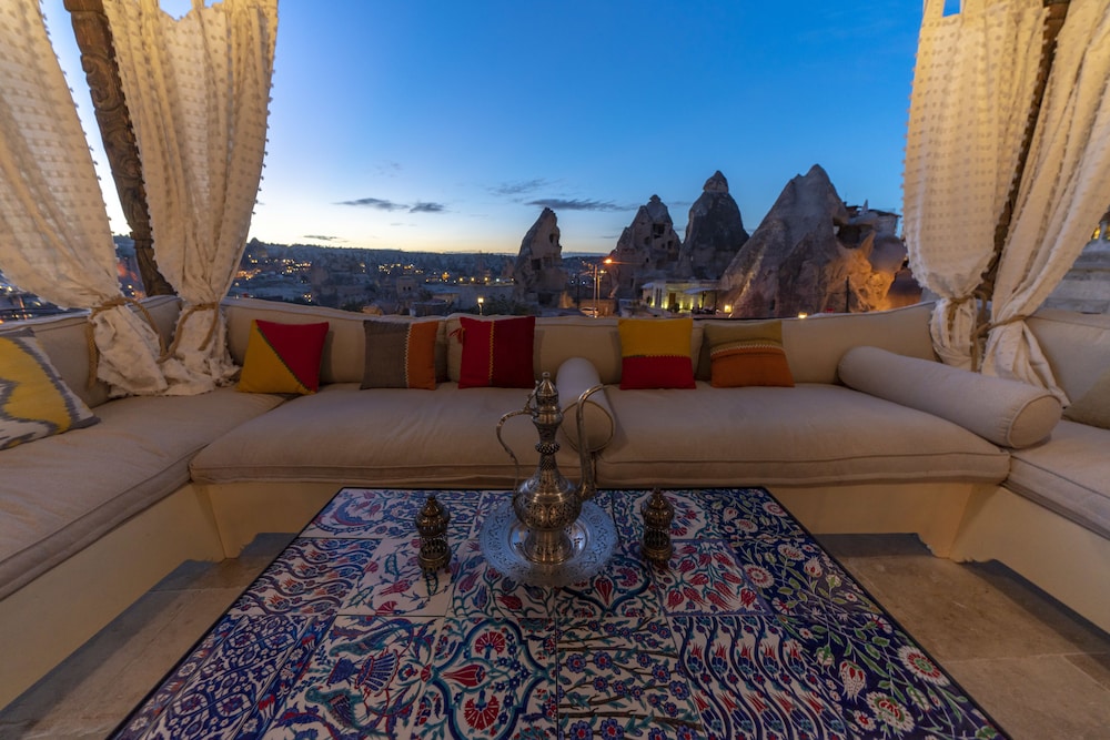 Artemis Cave Suites 41/64