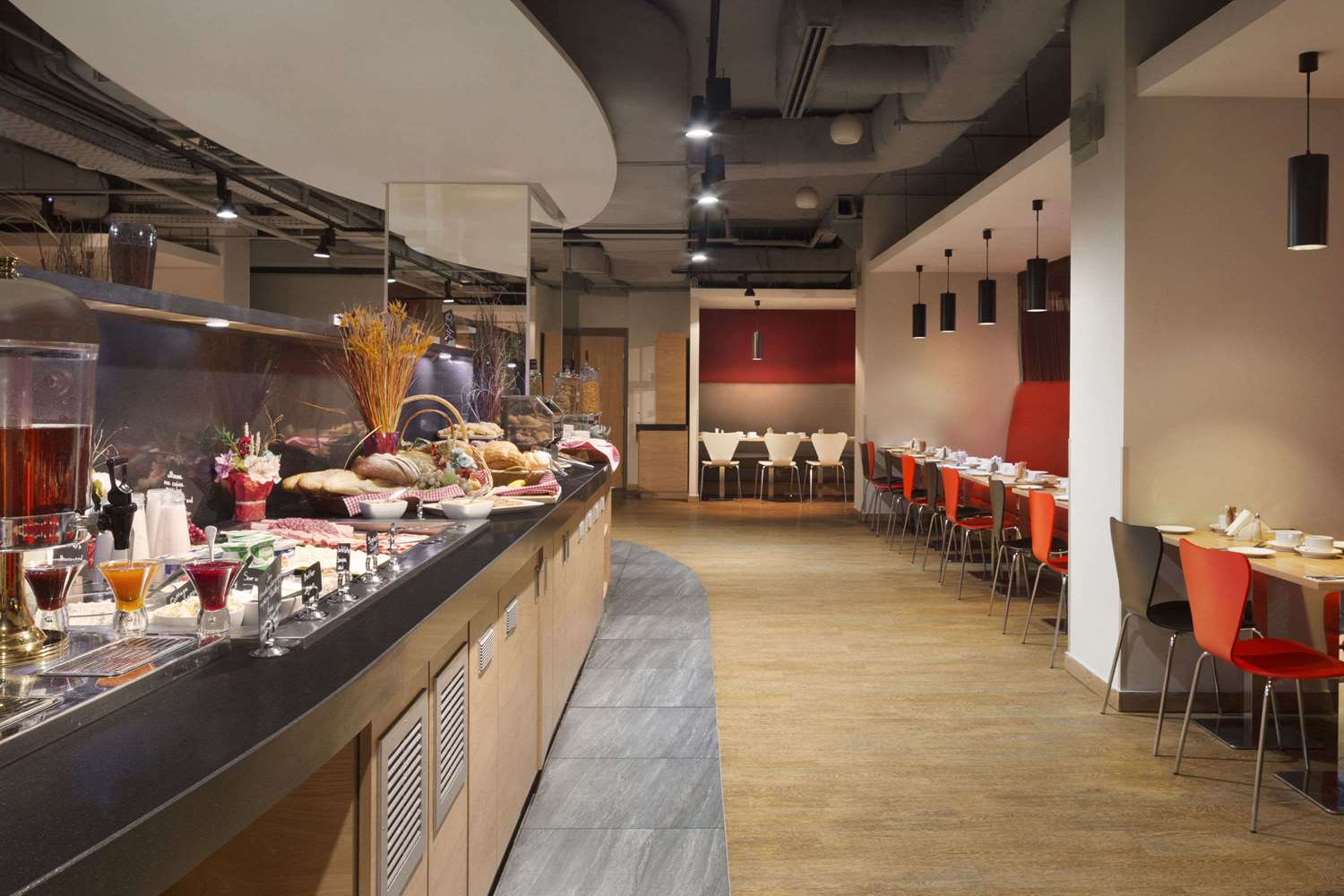 Ramada Encore by Wyndham Kyiv 16/22