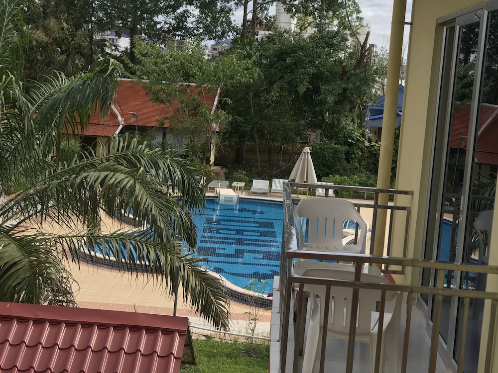 Don Bosco Hotel School 4/60