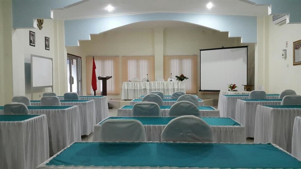 Avicenna Hotel 29/31
