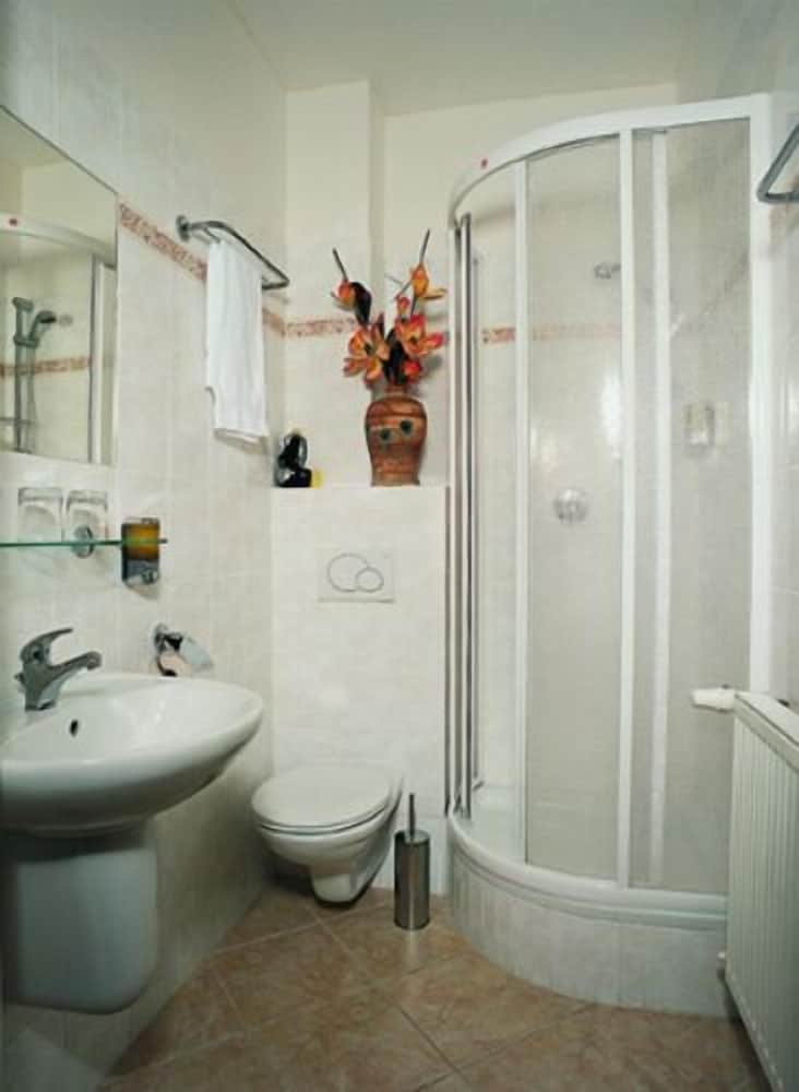 Hotel Atos Praha 63/64