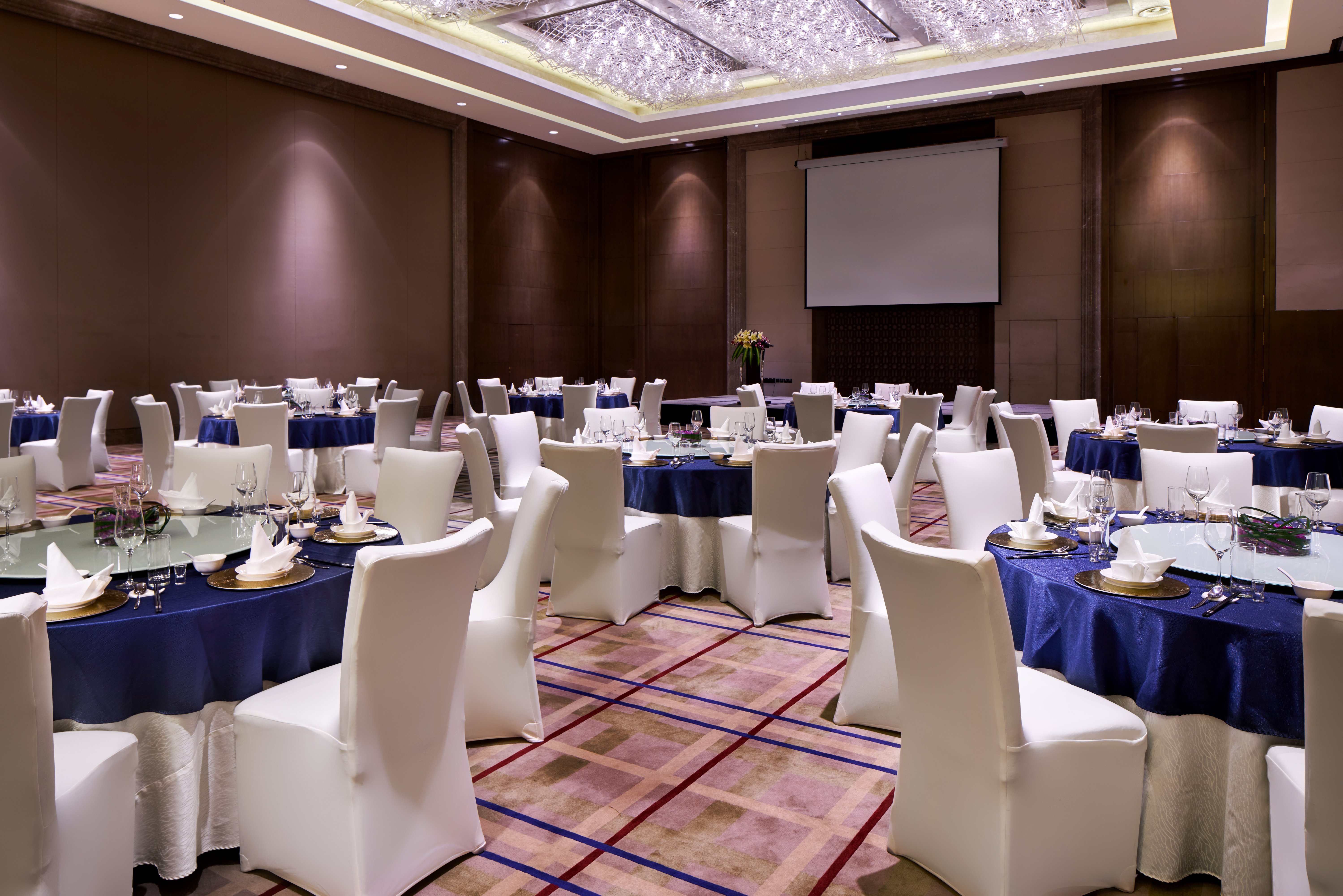 Crowne Plaza Beijing Lido 66/76