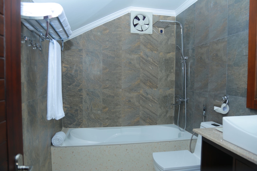 Galaxy Grand Hotel 60/62