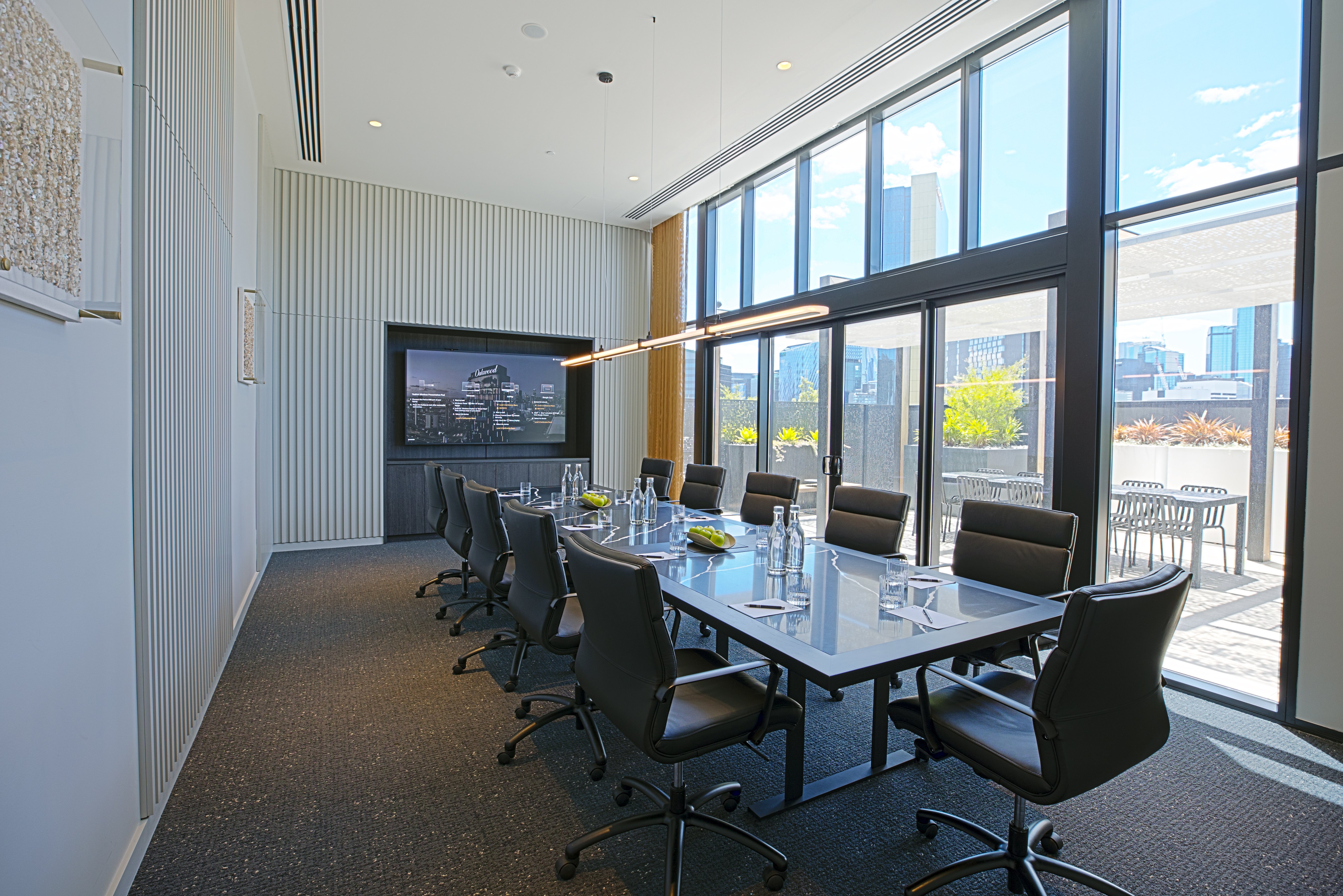 Oakwood Premier Melbourne 24/33