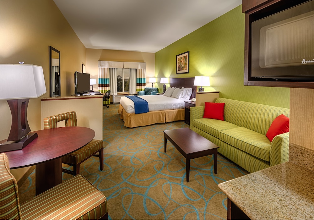Holiday Inn Express Hotel & Suites Red Bluff-South Redding Area 24/39