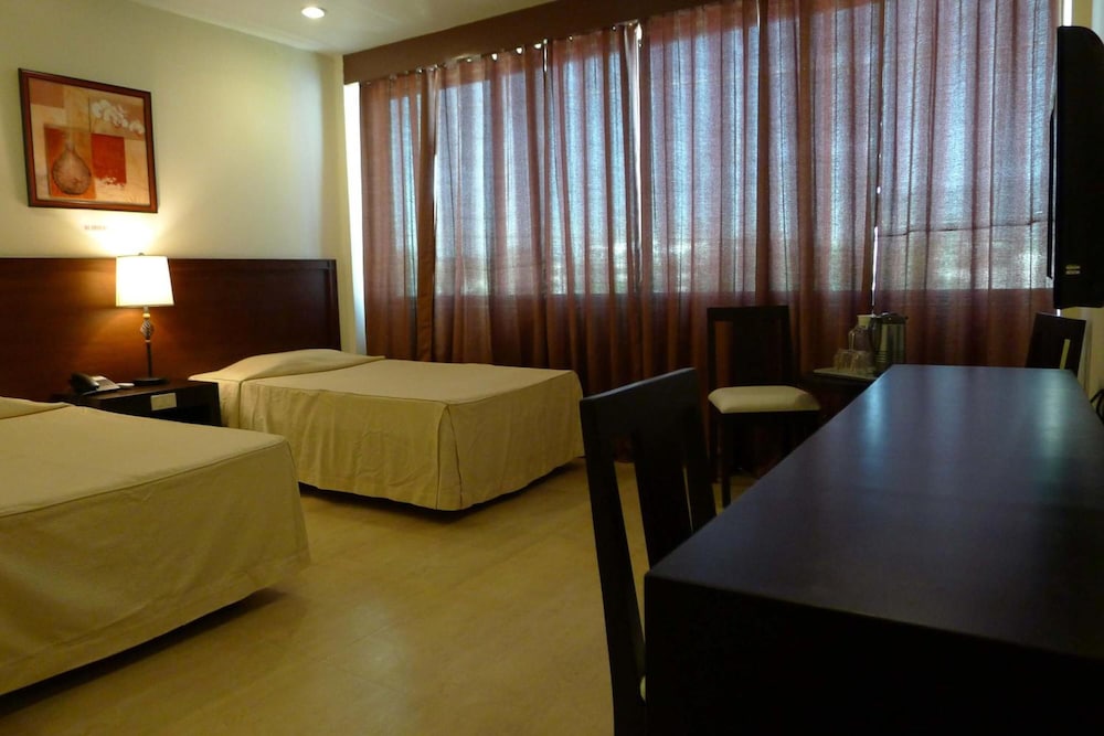 De Luxe Hotel 28/40