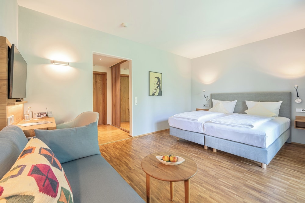 1 BEDROOM, CLASSIC, DOUBLE BED, COURTYARD VIEW