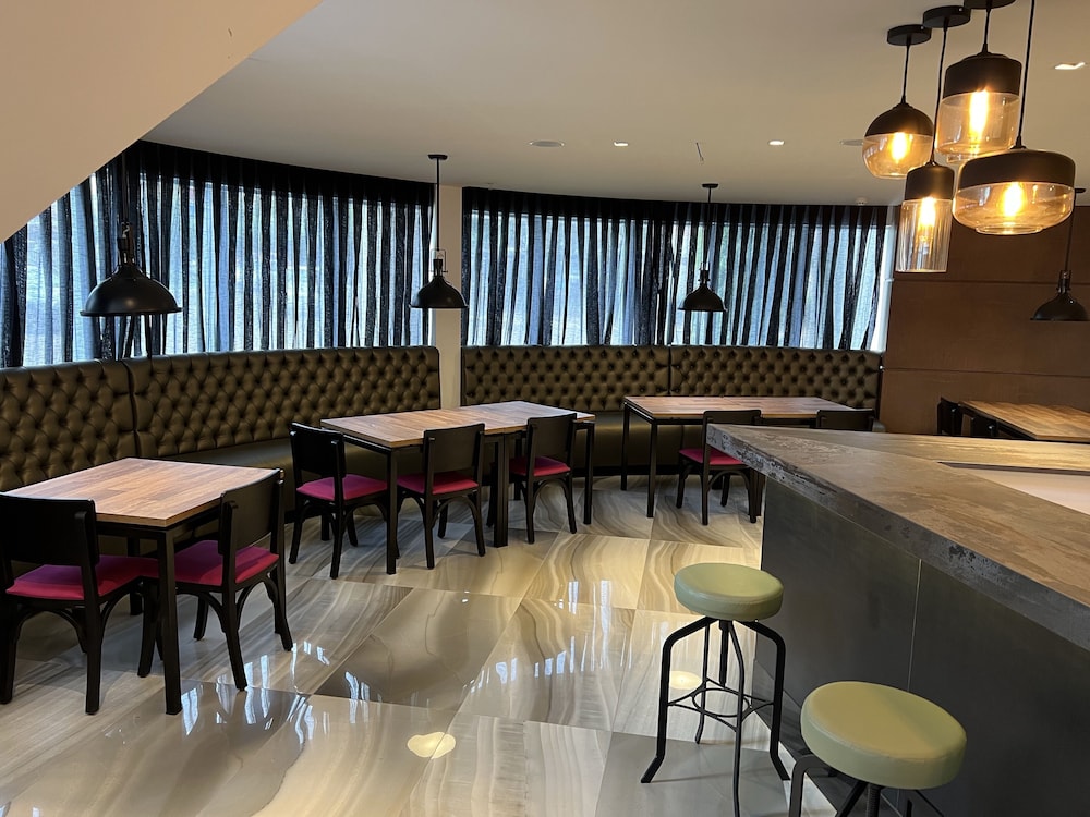 Qs Marista Stay and Hotel 40/49