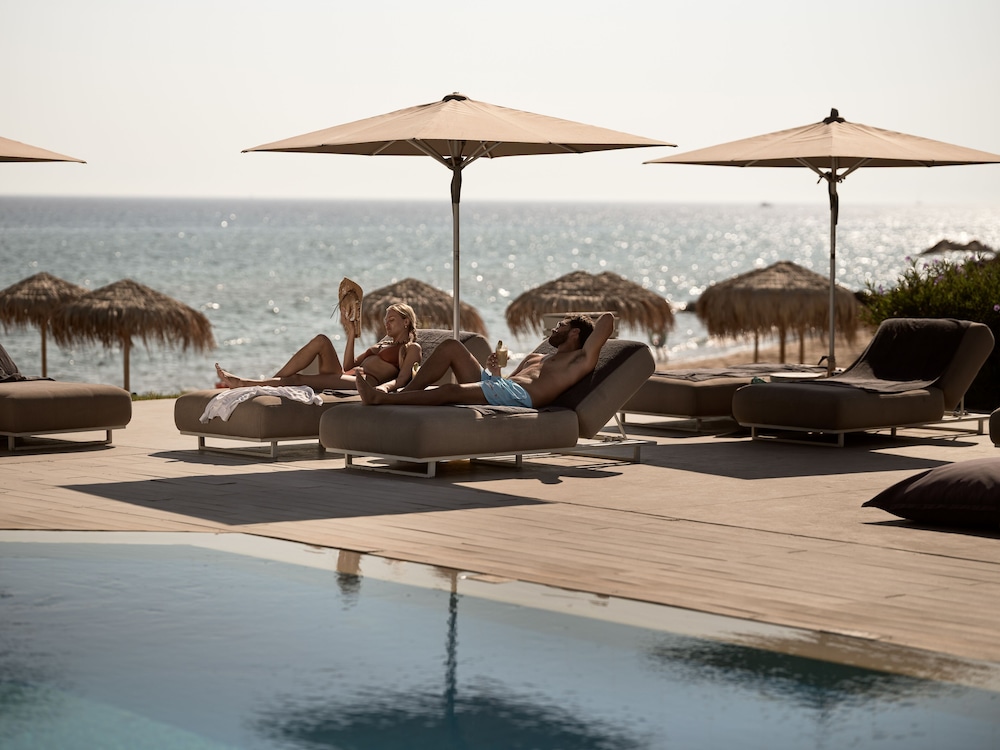 The Bay Hotel and Suites 56/60