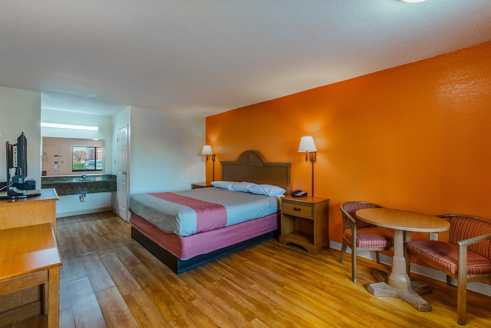 Baymont by Wyndham Rock Hill 35/52