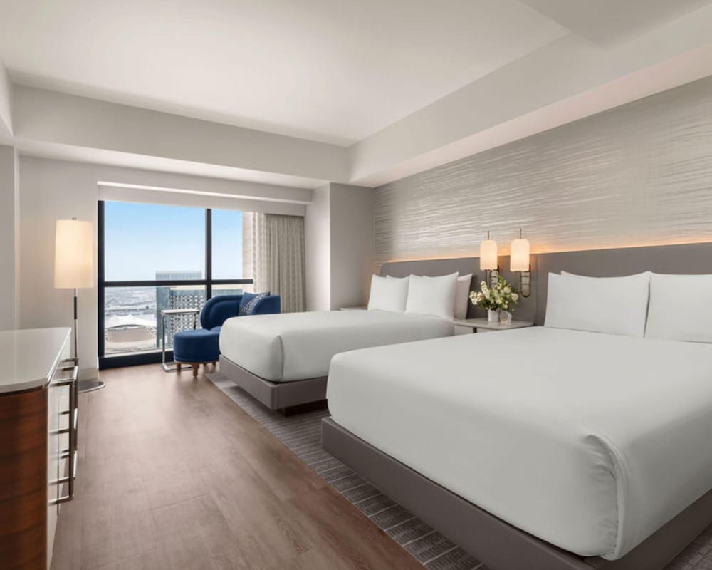 Manchester Grand Hyatt San Diego 17/70