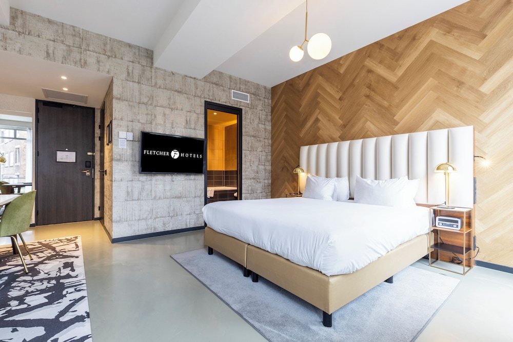 Superior, King Bed, Balcony