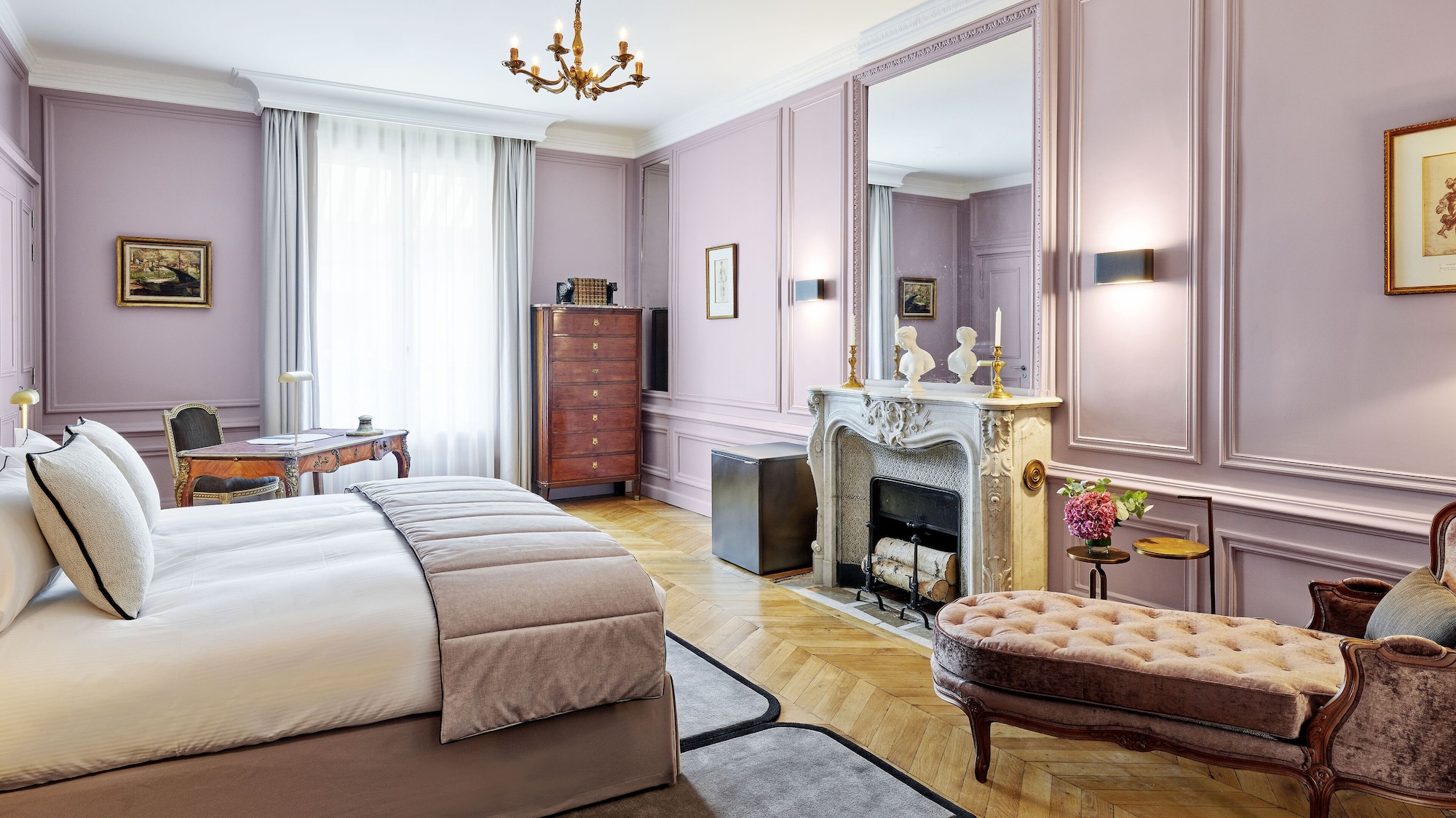 DELUXE, SUITE