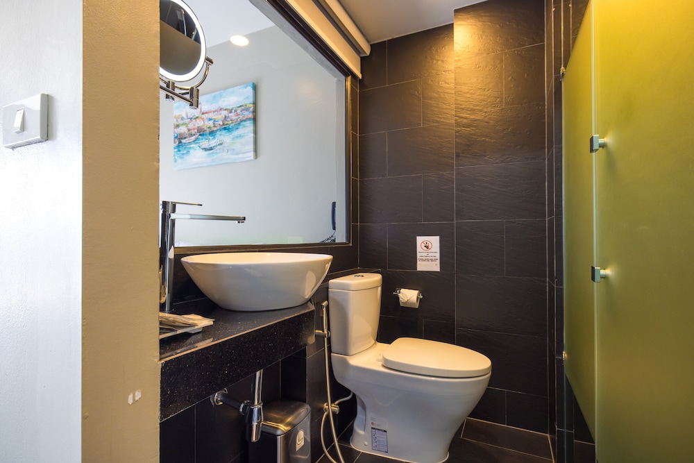 Kana Triple L Hotel 67/67