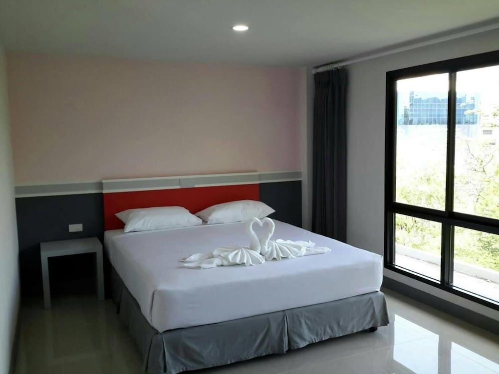 Sakura Budget Hotel 8/20