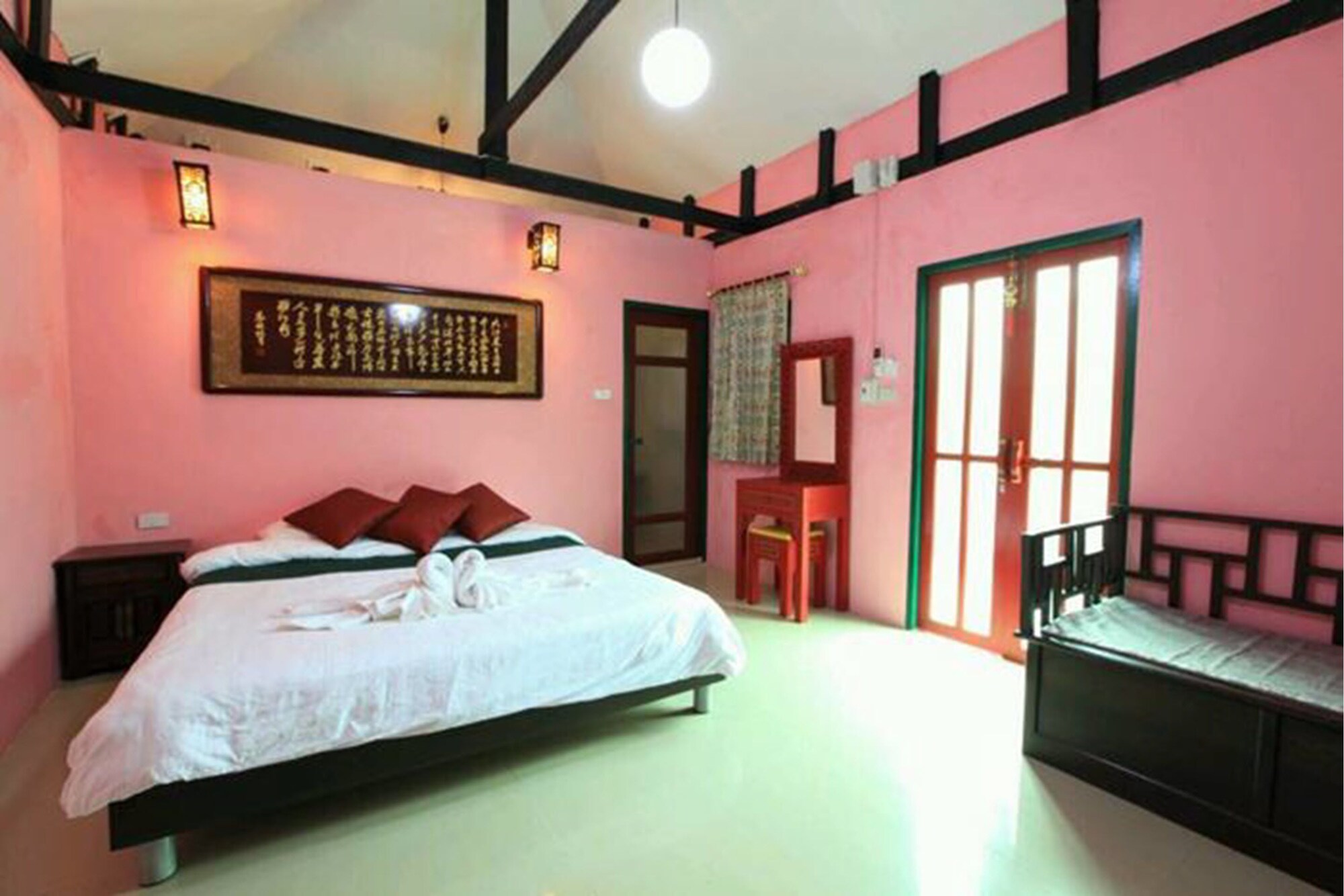Batan Bungalow, King Bed