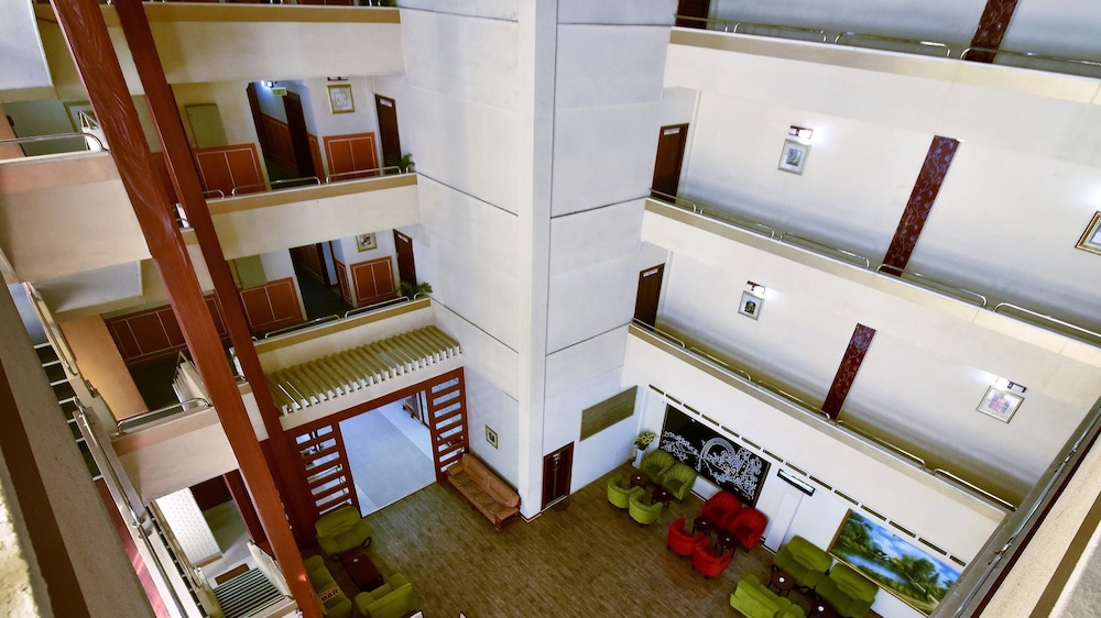 Juliana Hotel 3/35