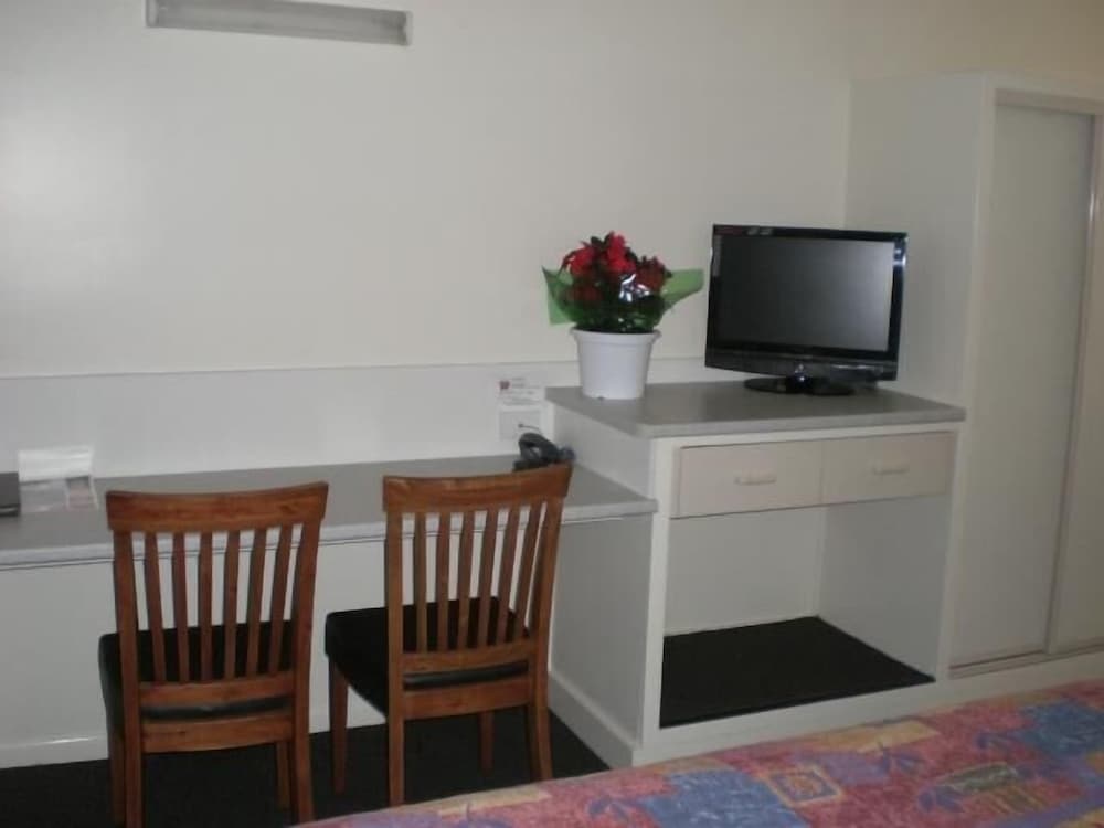 Whiteoaks Motel and Lodges 11/20