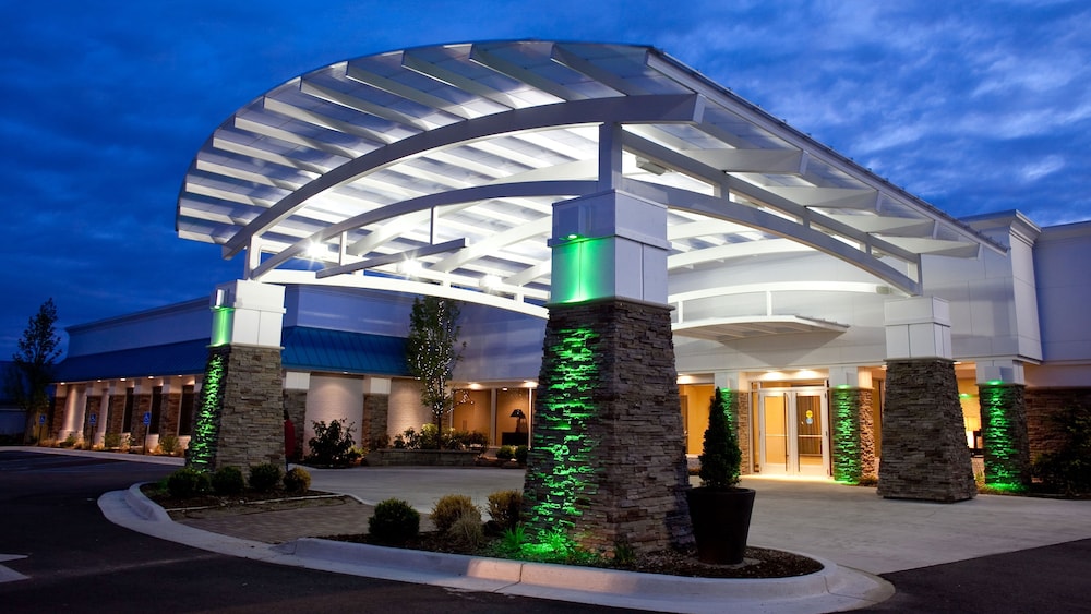 Holiday Inn Grand Haven-Spring Lake, an IHG Hotel 3/52