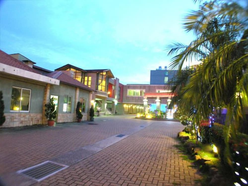 Changsing Business Motel 27/33