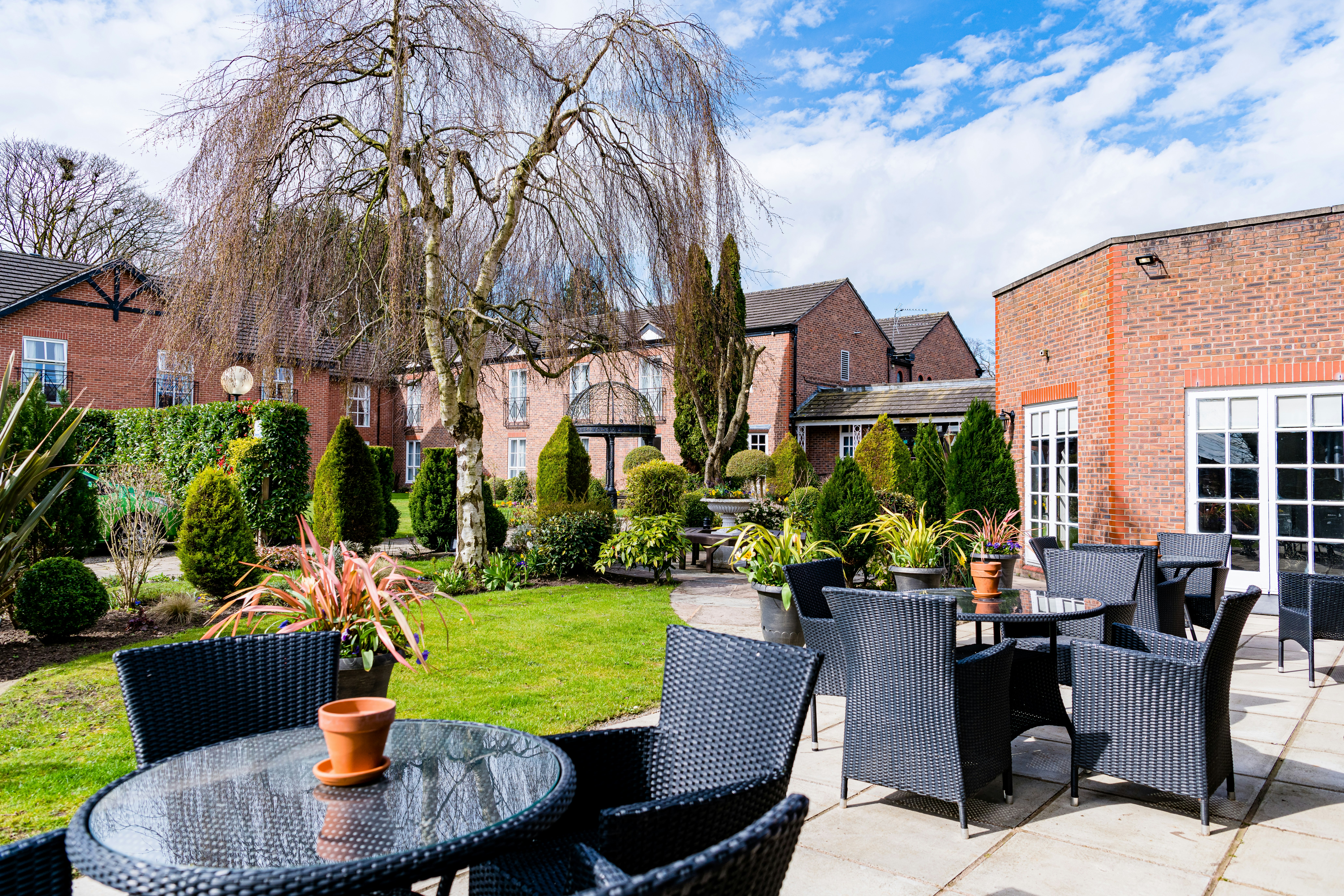 Rossett Hall Hotel 68/78