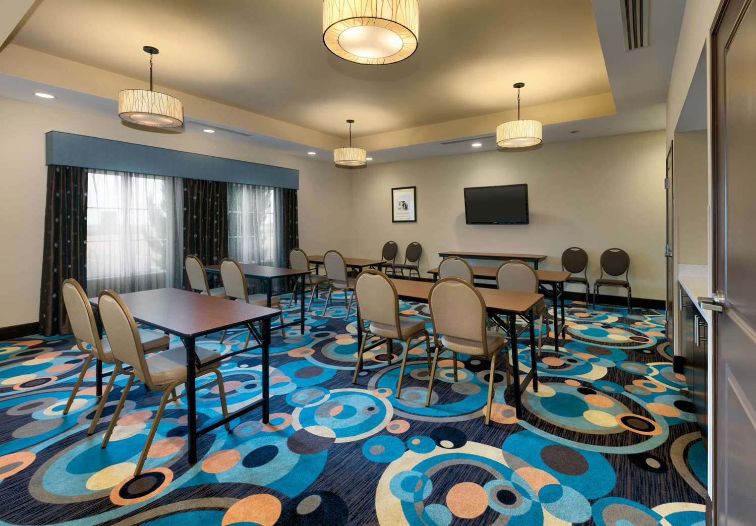 La Quinta Inn & Suites by Wyndham Clinton Historic Route 66 40/48