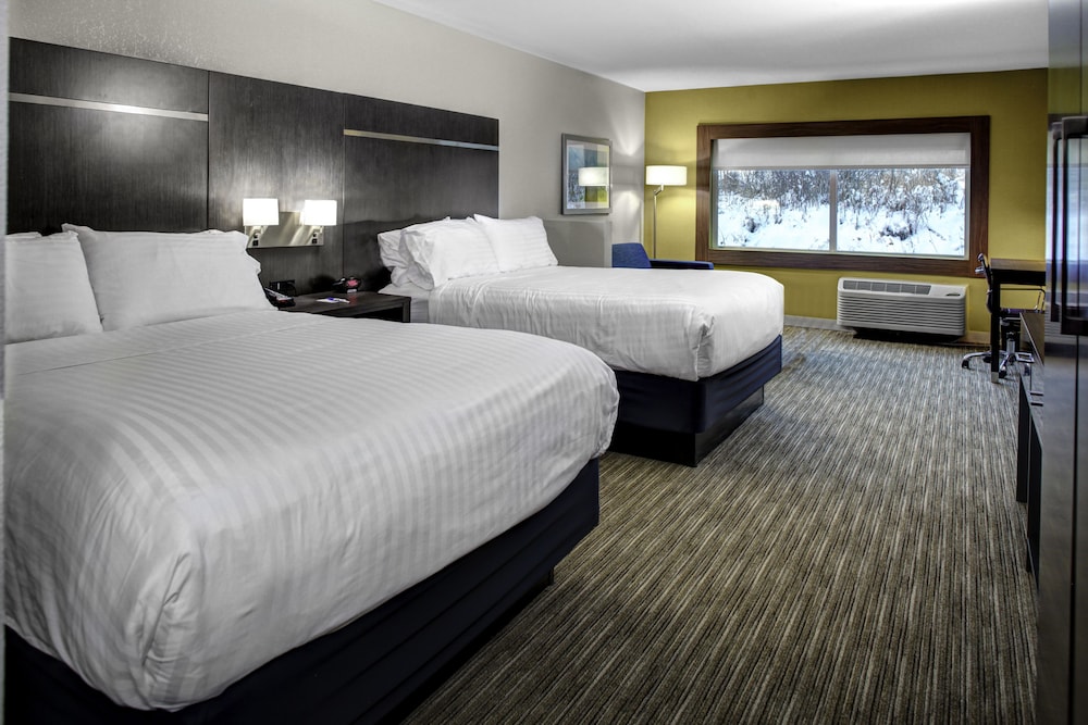 Holiday Inn Express Suites Coldwater 10/50