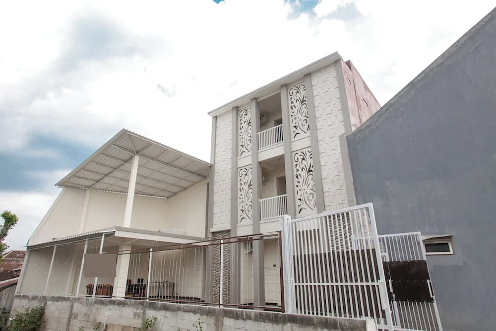 OYO 3350 Cozy Residence Syariah 3/17