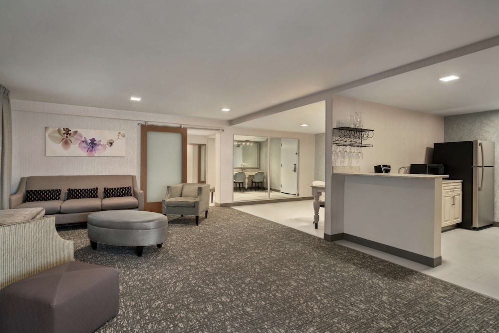 Hilton Garden Inn Springfield 3/76